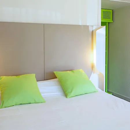 מלון Campanile Nature - Sud מונפלייה