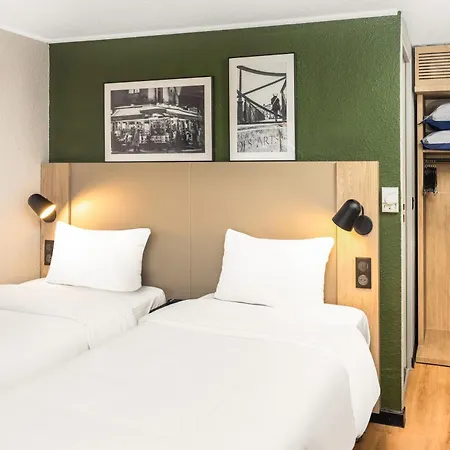 Campanile Nature - Sud 3*