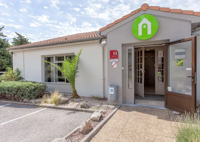 Campanile Nature - Sud 3*